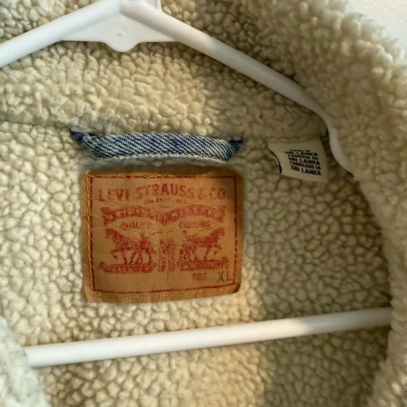 Levi's Sherpa Lined Denim Jacket - Picture 4 of 6